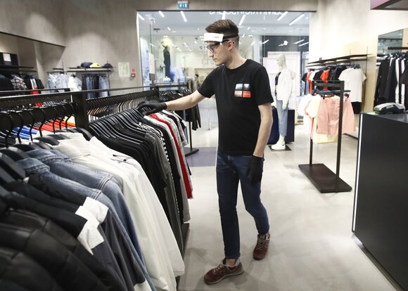 Цены на одежду и обувь в России снова поднялись