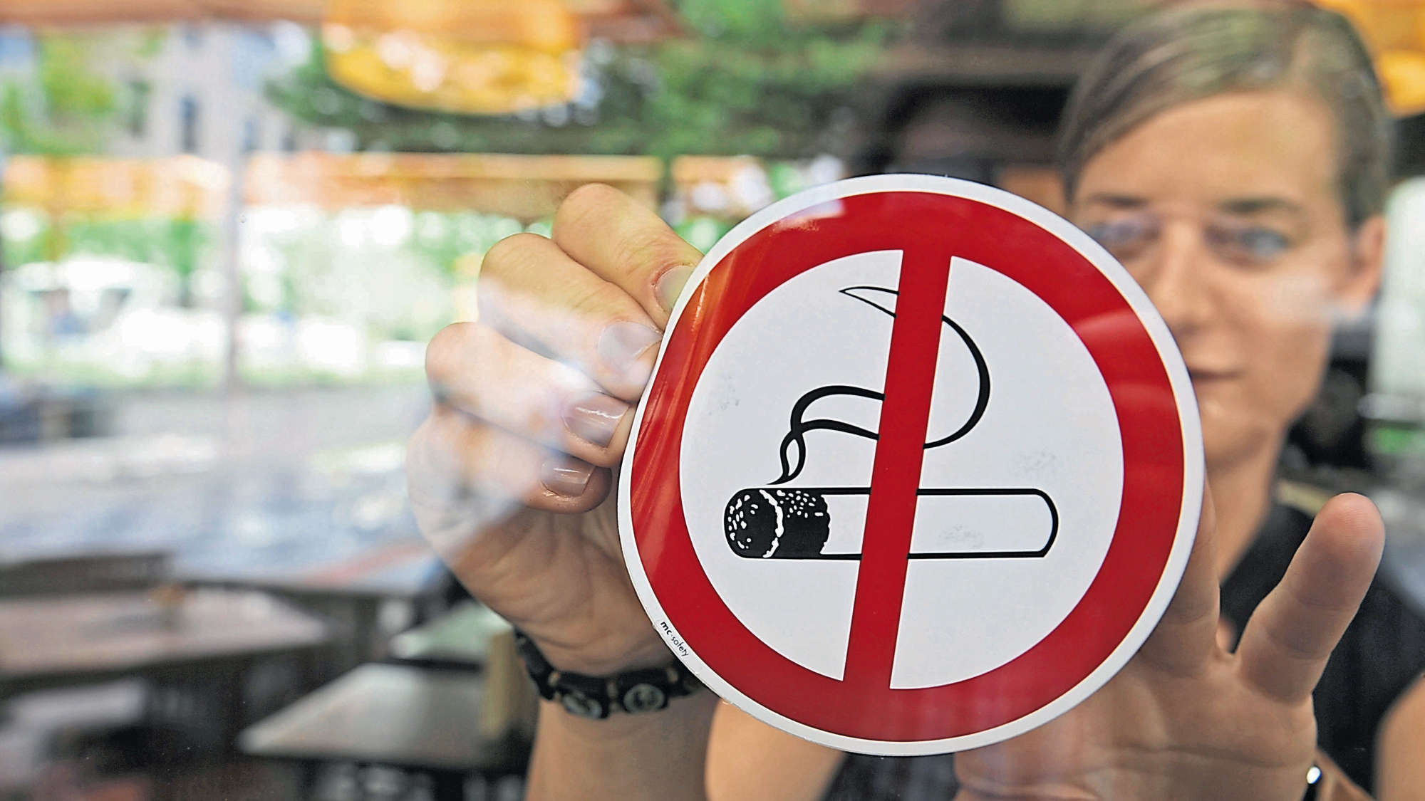 За курение рядом с беременными и детьми могут начать штрафовать?