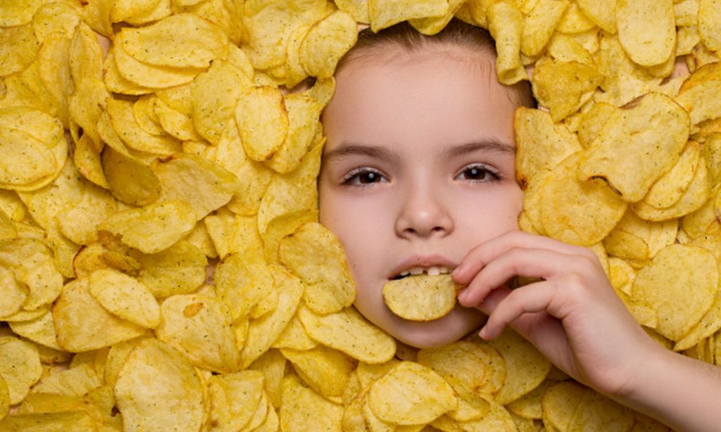 Ученые сравнили зависимость от чипсов и картошки фри с никотиновой