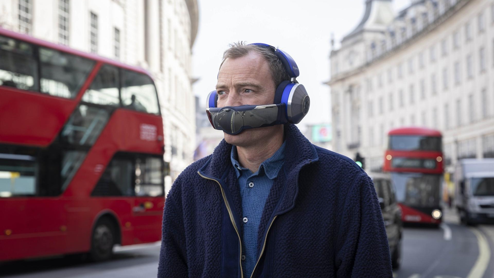 Компания Dyson рассказала о выпуске наушников, очищающих воздух