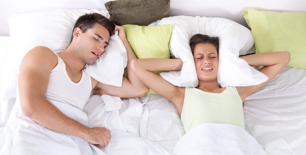 Ученые тестируют кардинально новый способ борьбы с храпом