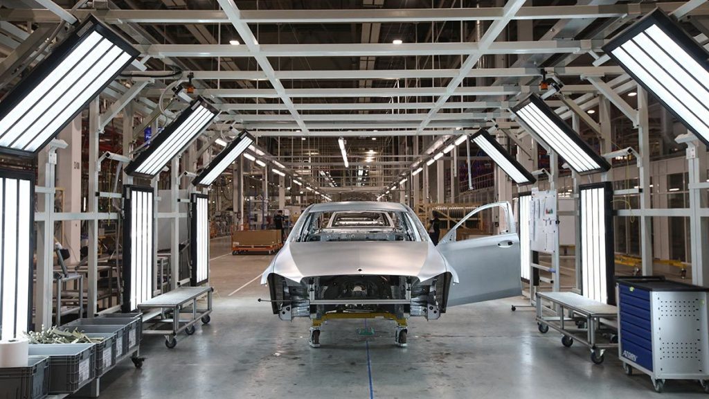 В Подмосковье завод Mercedes-Benz будет перезапущен летом 2023 года